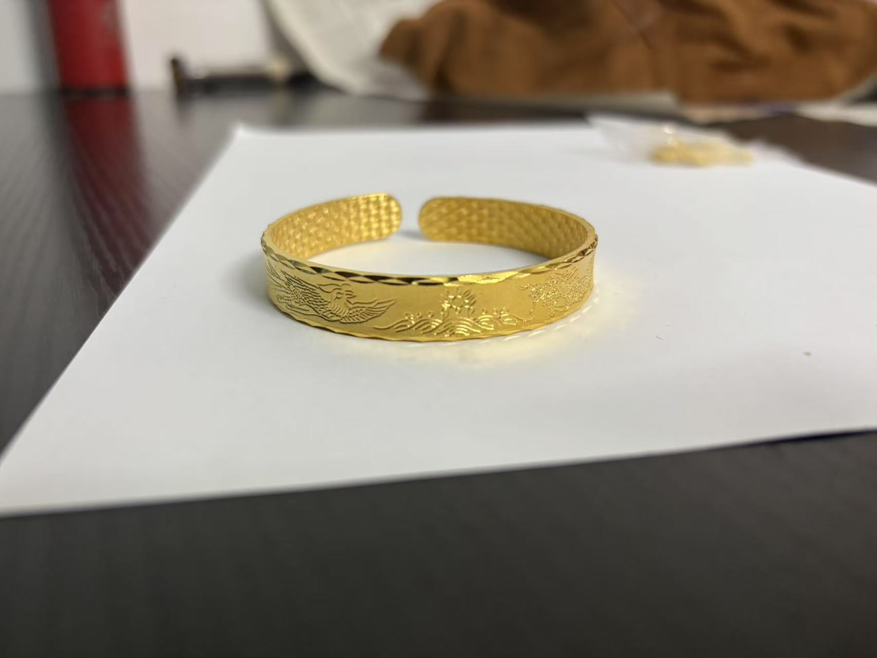 手镯  hz9细节彰显出气质艺术品味让高贵与典雅美丽