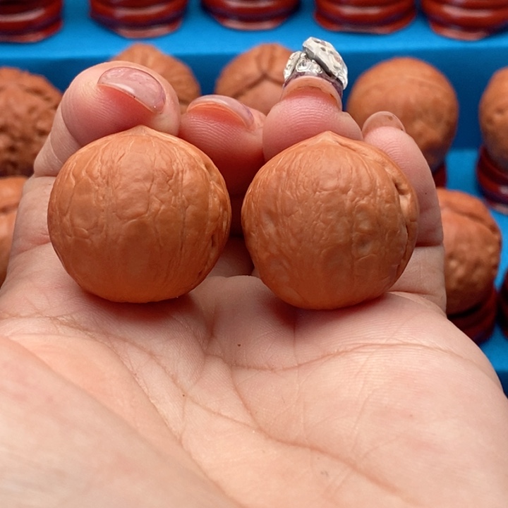 文玩核桃把件夜明珠