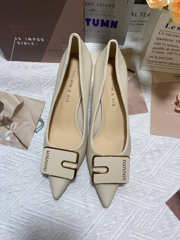 杏色方扣细跟软皮单鞋7272-11