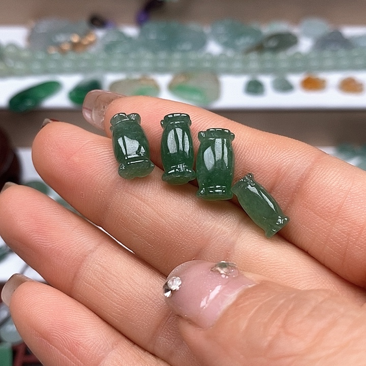 翡翠颈饰未镶嵌一个80