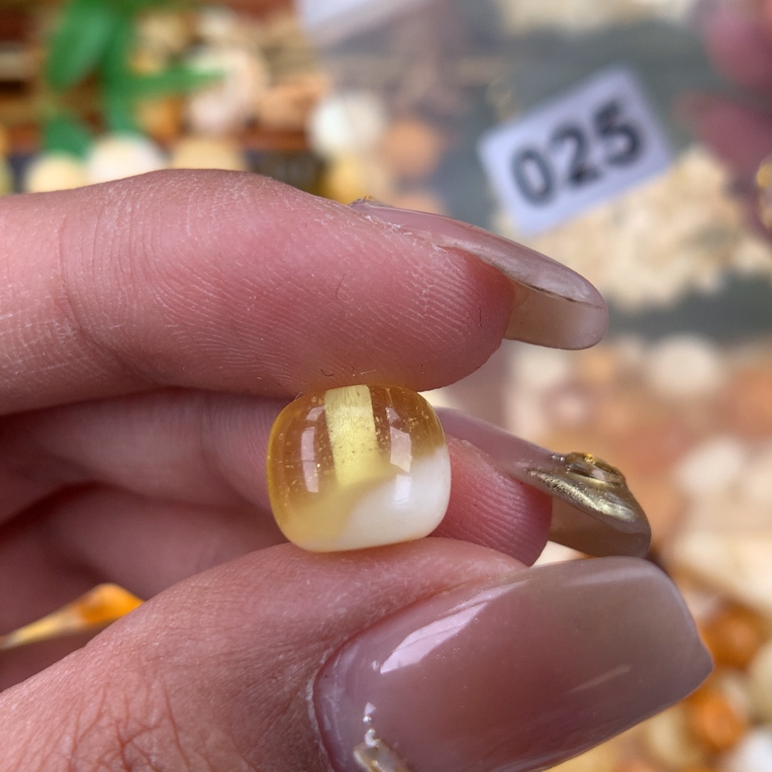 琥珀珠宝奇石未镶嵌10.3