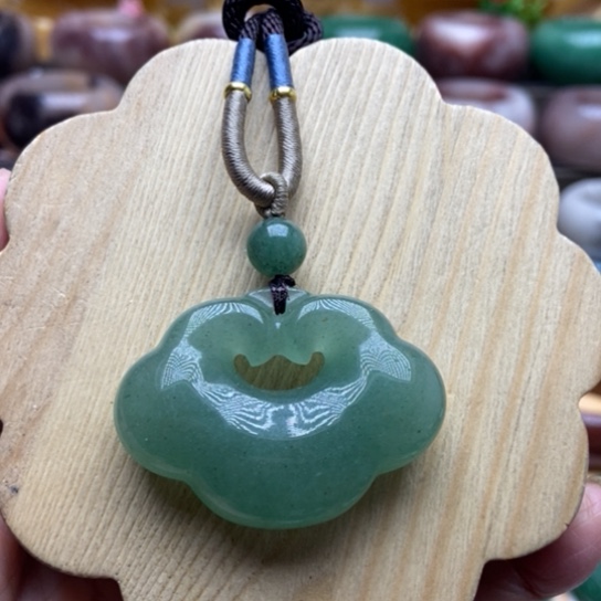 未镶嵌手镯石英质玉