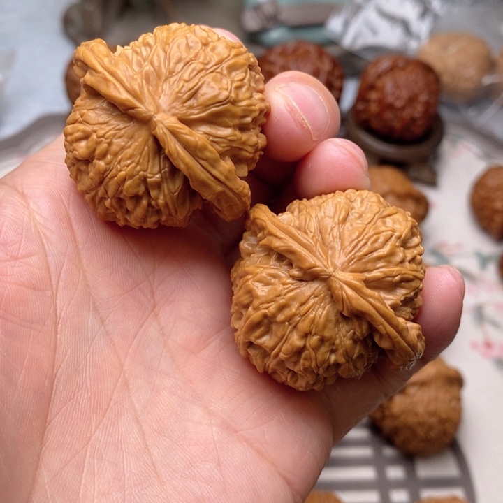 【闪购商品】文玩核桃把件白狮子41
