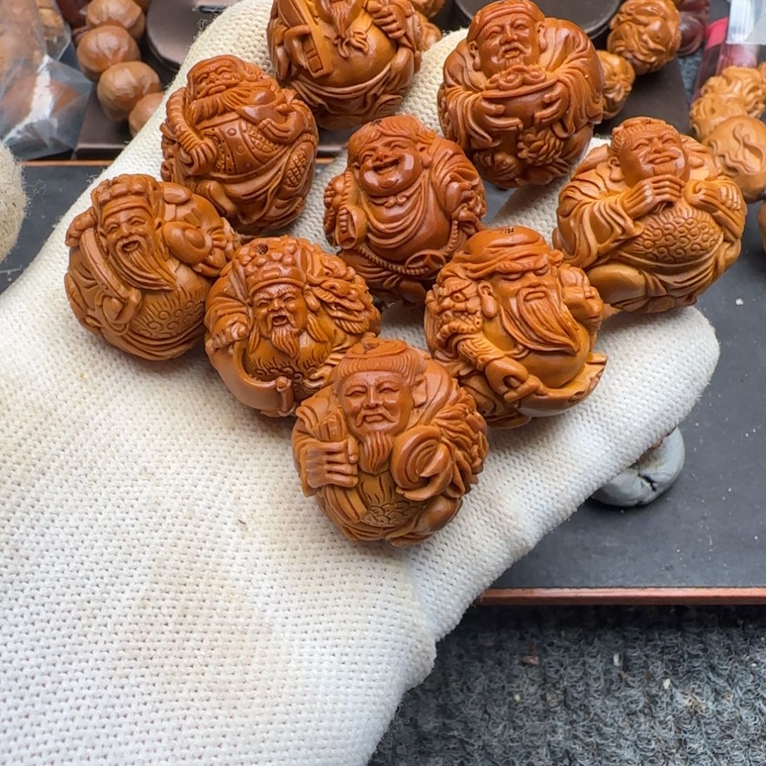 用***8橄榄核吊坠……………………