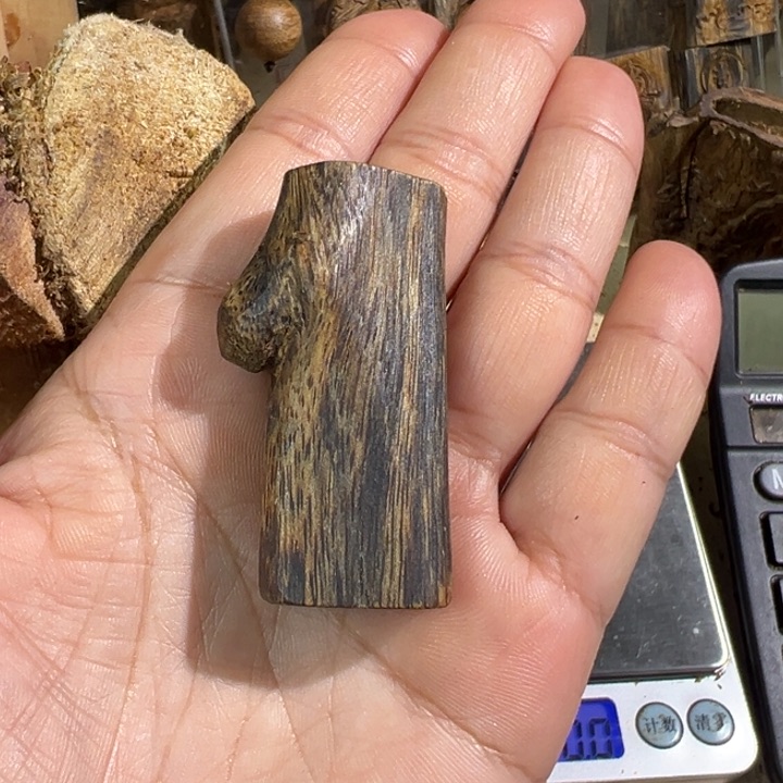 沉香吊坠绿棋楠沉香吊坠7.8克