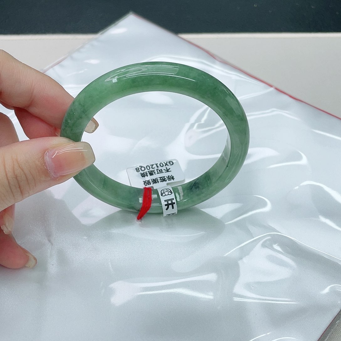 翡翠手镯未镶嵌正57