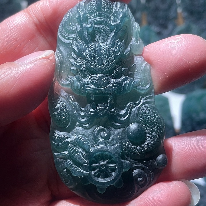 定制翡翠未镶嵌龙