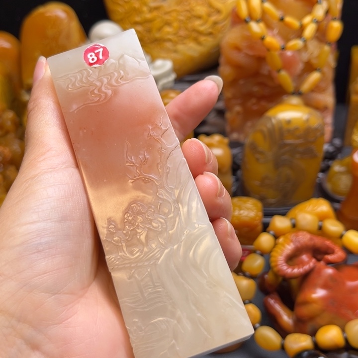 寿山石印石姚*题材：工艺品