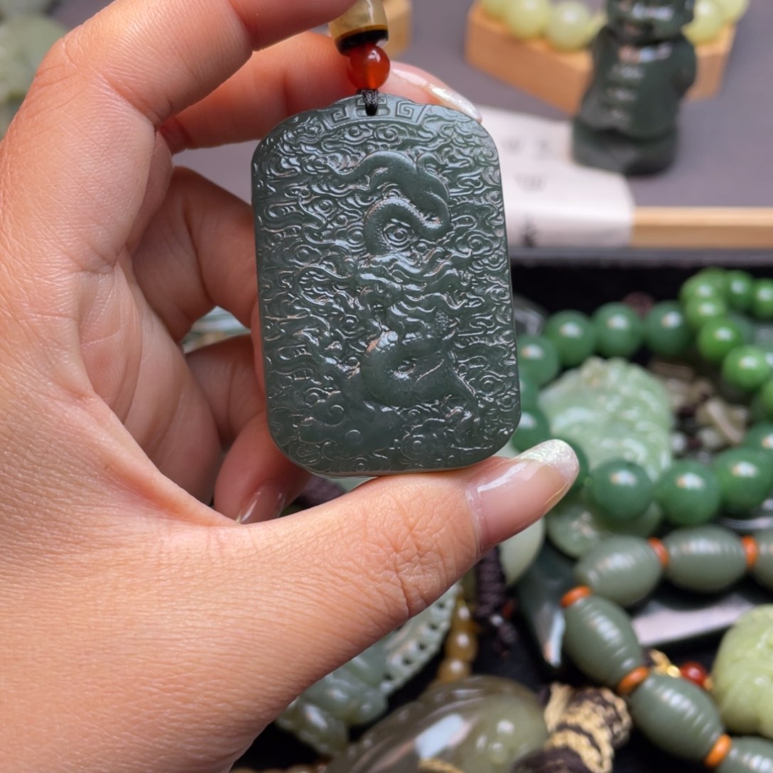 和田玉颈饰未镶嵌