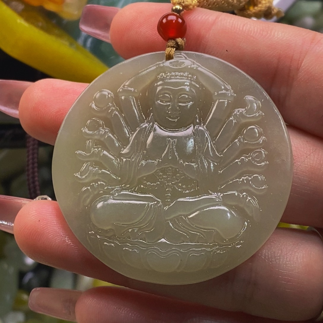 和田玉（糖玉）颈饰未镶嵌人****难