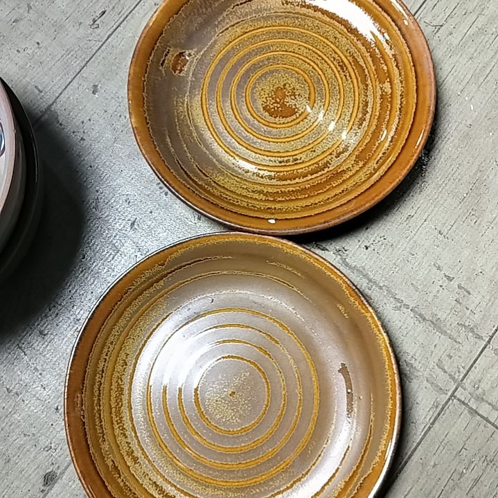 盘瓷片陶瓷杯盘壶碗都有