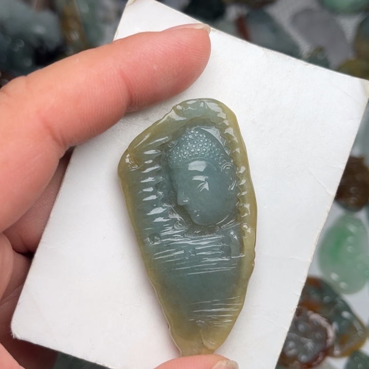 翡翠未镶嵌颈饰佛头