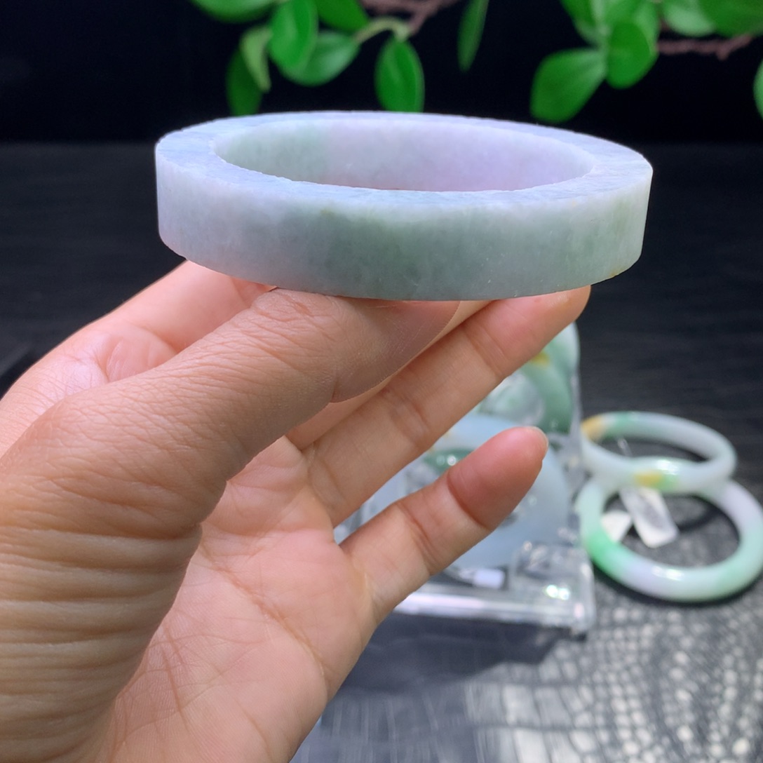 定制翡翠未镶嵌手镯