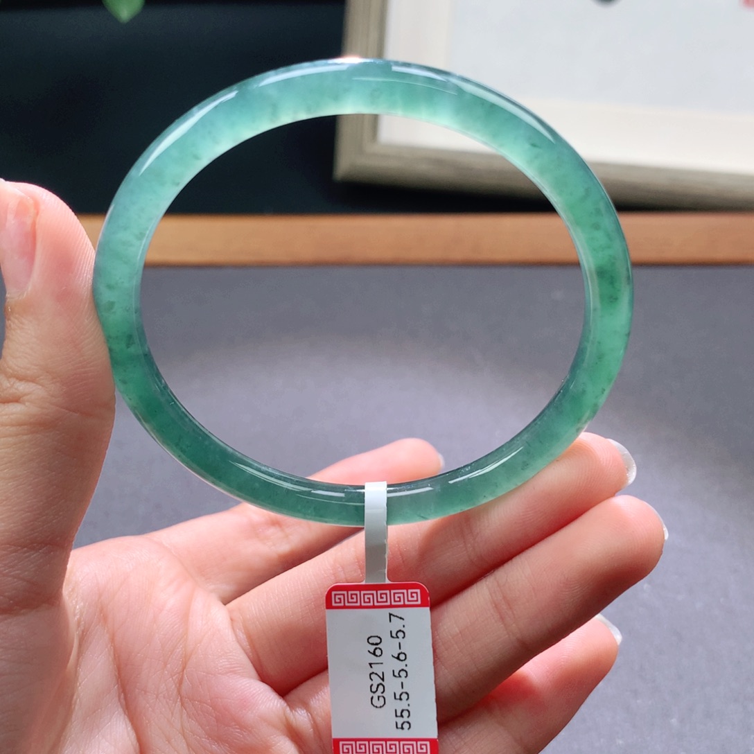 翡翠手镯未镶嵌天然翡翠手镯