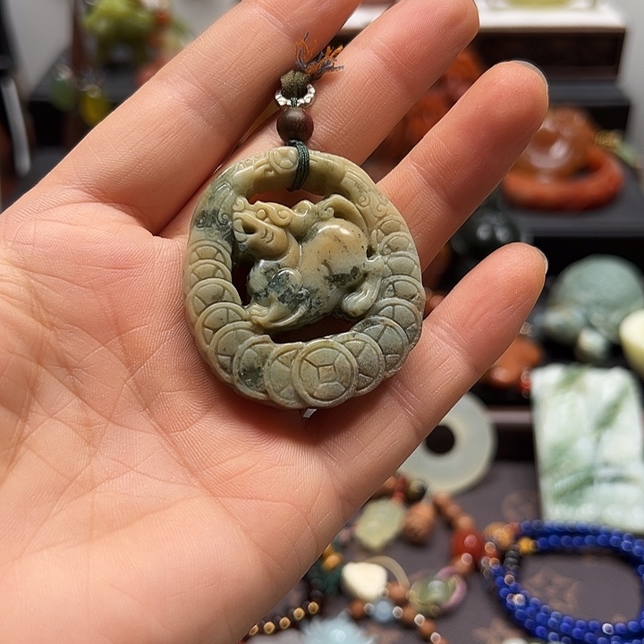 岫玉未镶嵌吊坠挂件项链