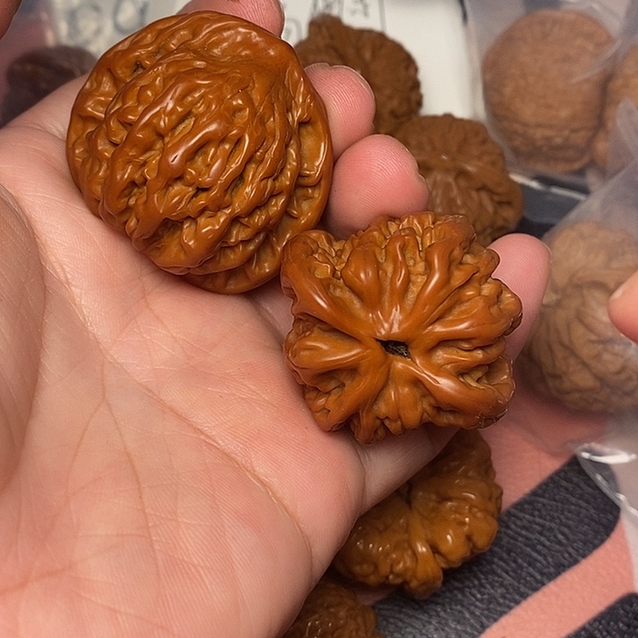 文玩核桃吊坠虎头43