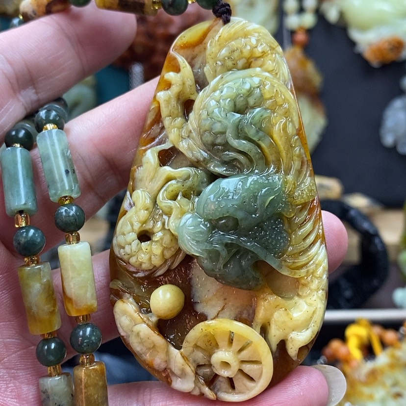 【闪购商品】蛇纹石玉吊坠未镶嵌