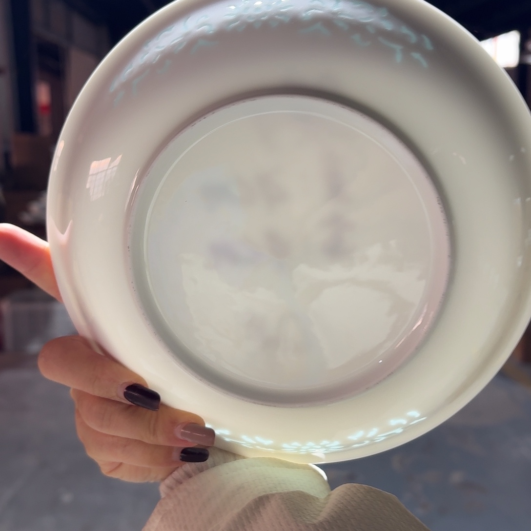 白瓷景德镇8英寸盘白四个无底款微瑕画片不定