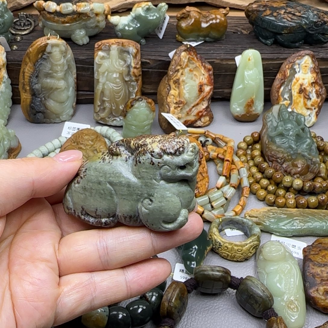 岫岩河磨玉（透闪石质玉）未镶嵌珠宝奇石