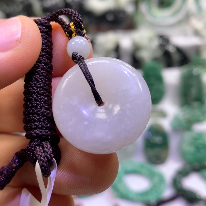 独山玉未镶嵌颈饰