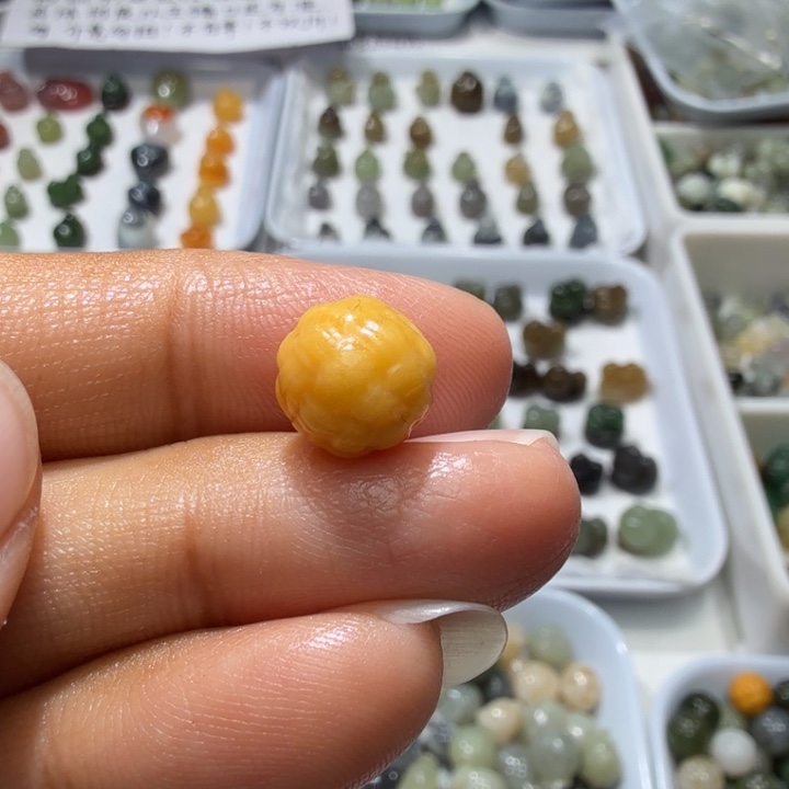 和田玉未镶嵌珠宝奇石