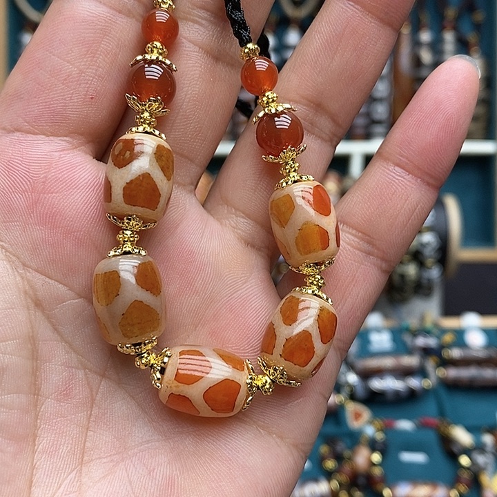 玛瑙/玉髓颈饰合金