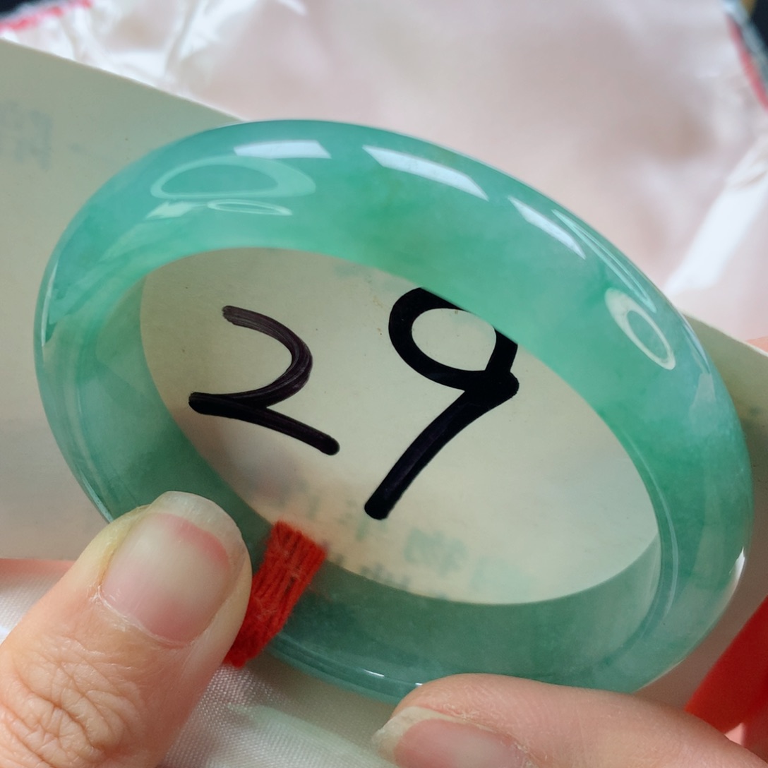 未镶嵌手镯（贵妃镯）翡翠满绿强推