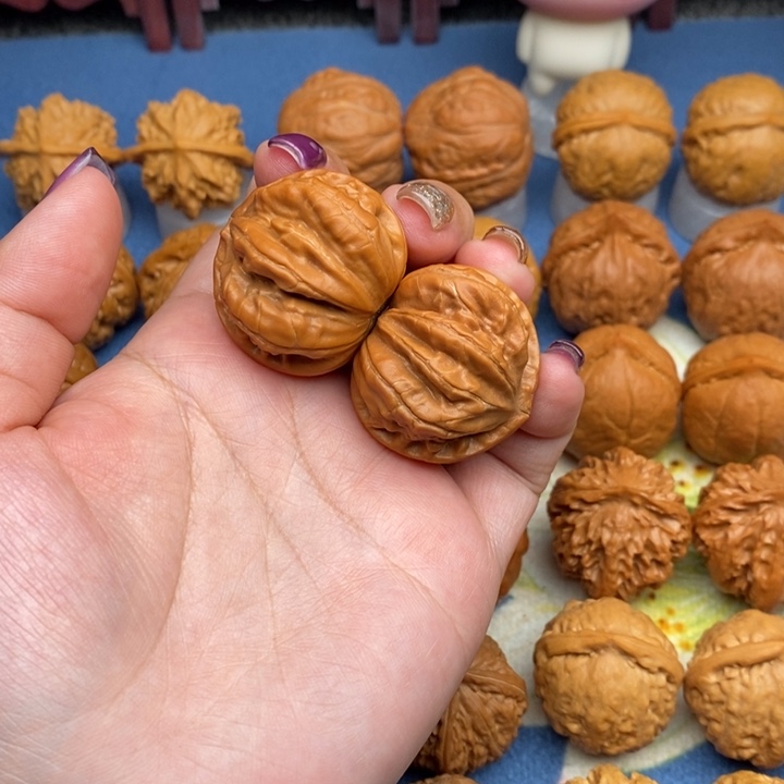 文玩核桃把件?****?至尊八棱