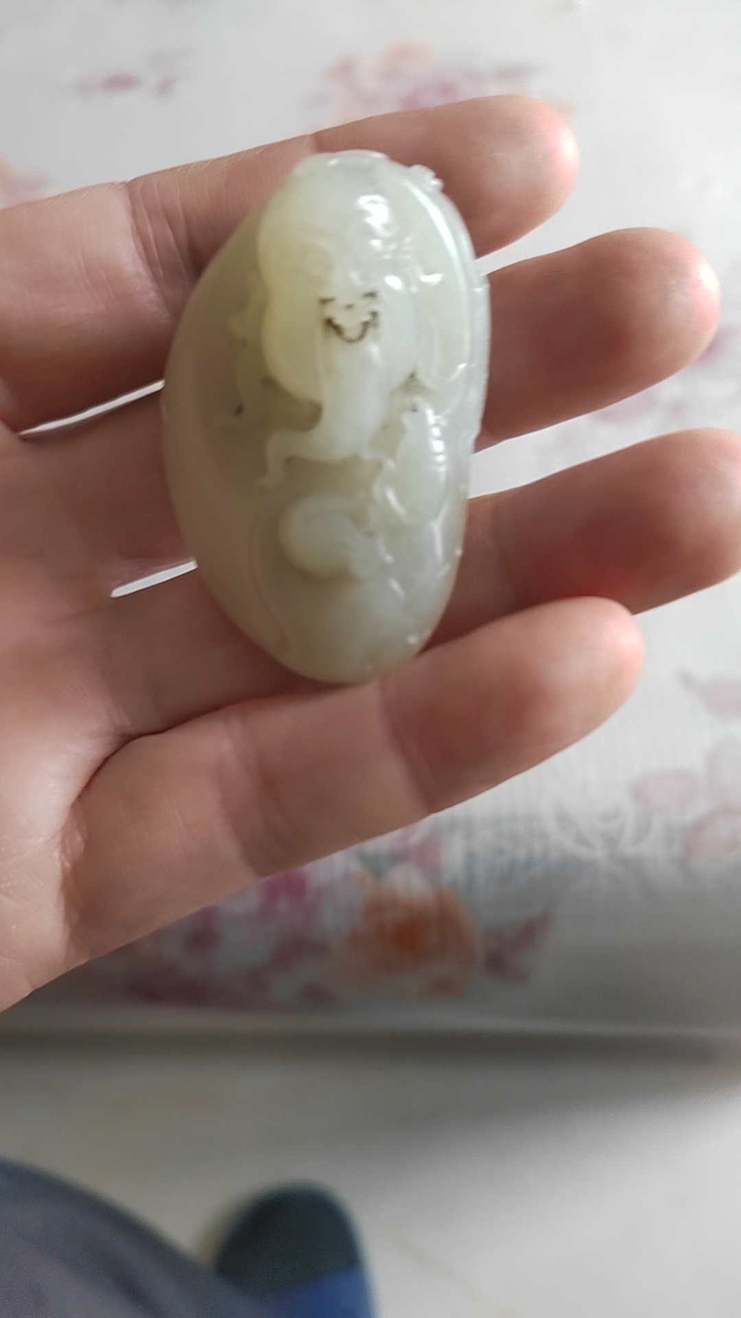 和田玉圆雕件挂吊坠