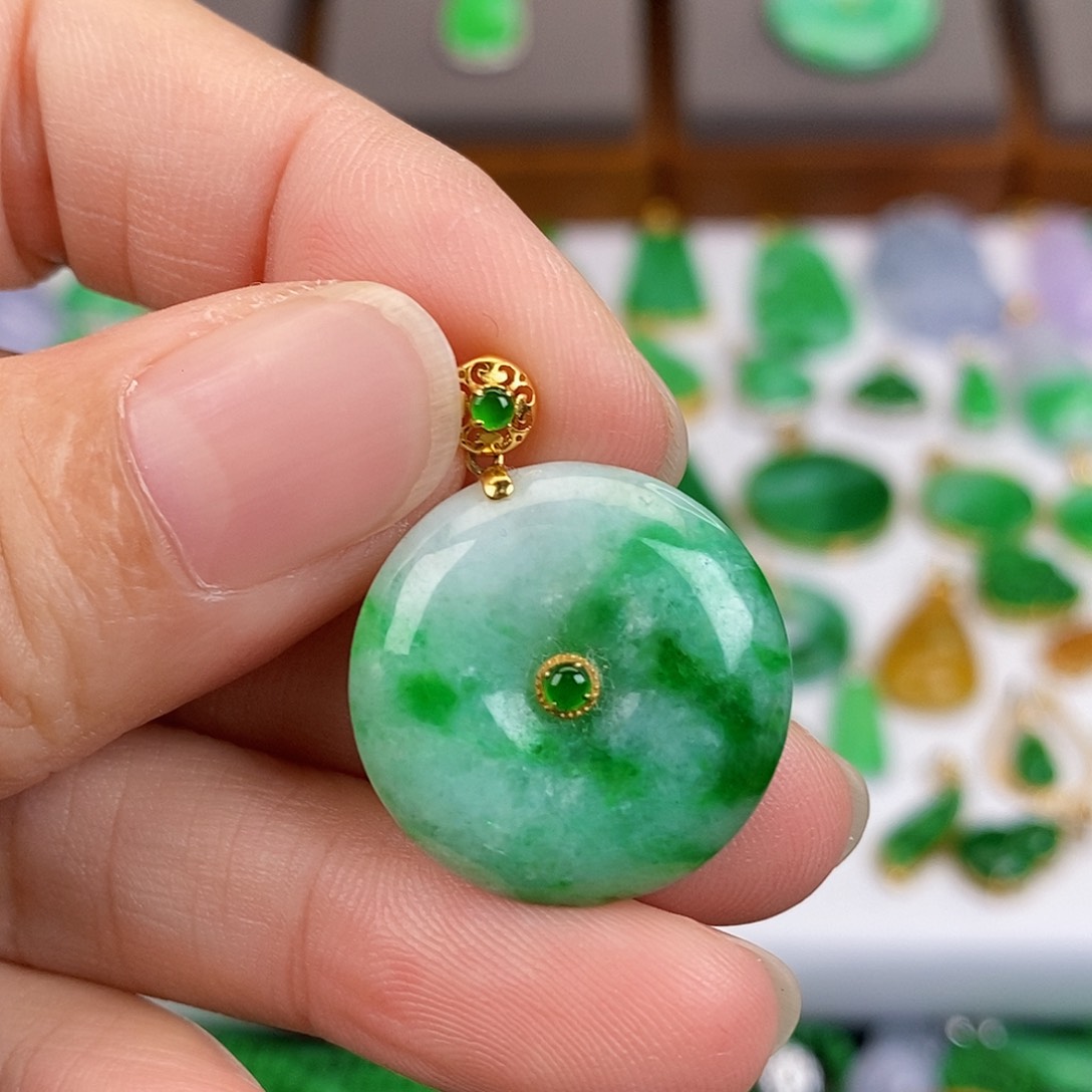 吊坠(不含链)18K金镶嵌翡翠