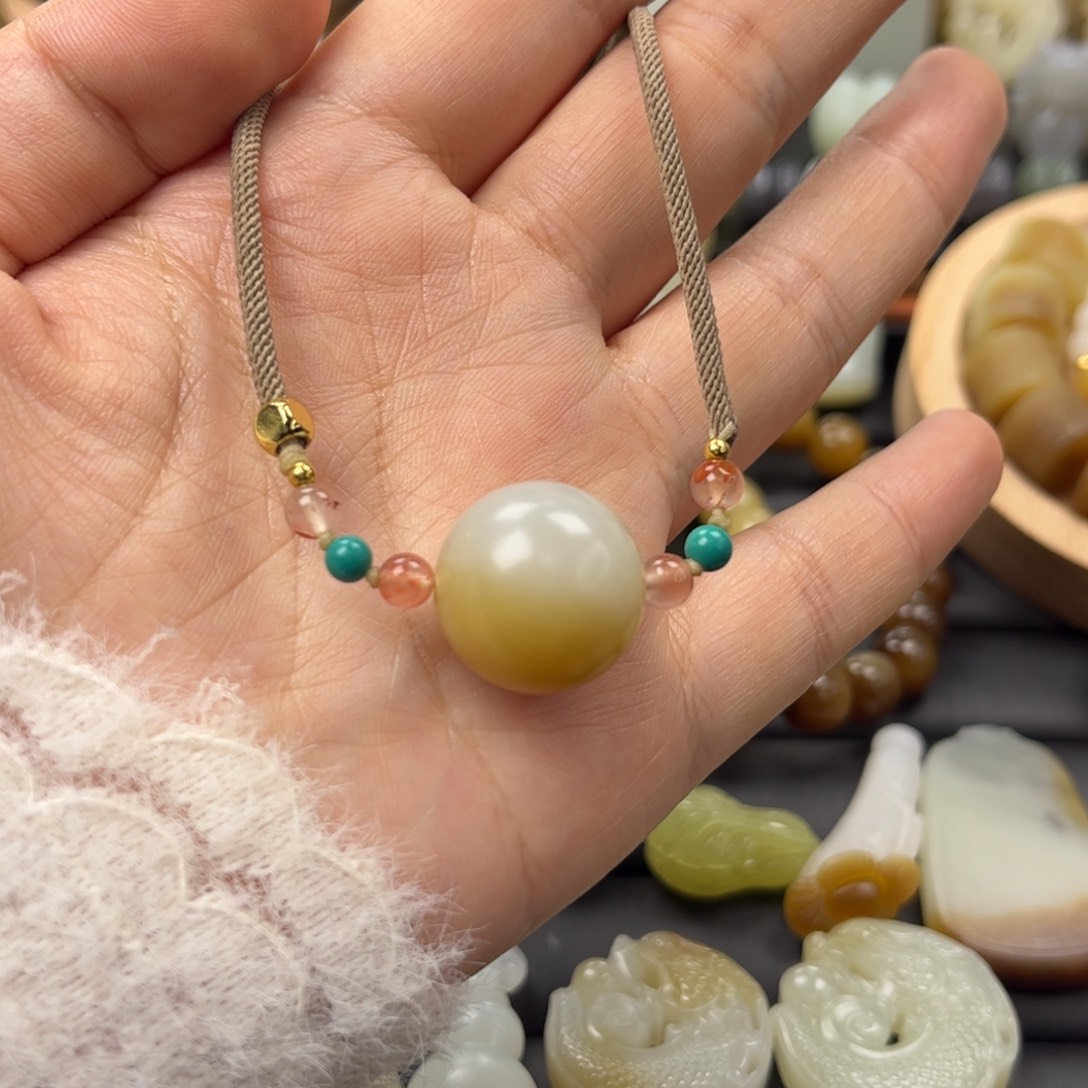 和田玉颈饰未镶嵌毕*