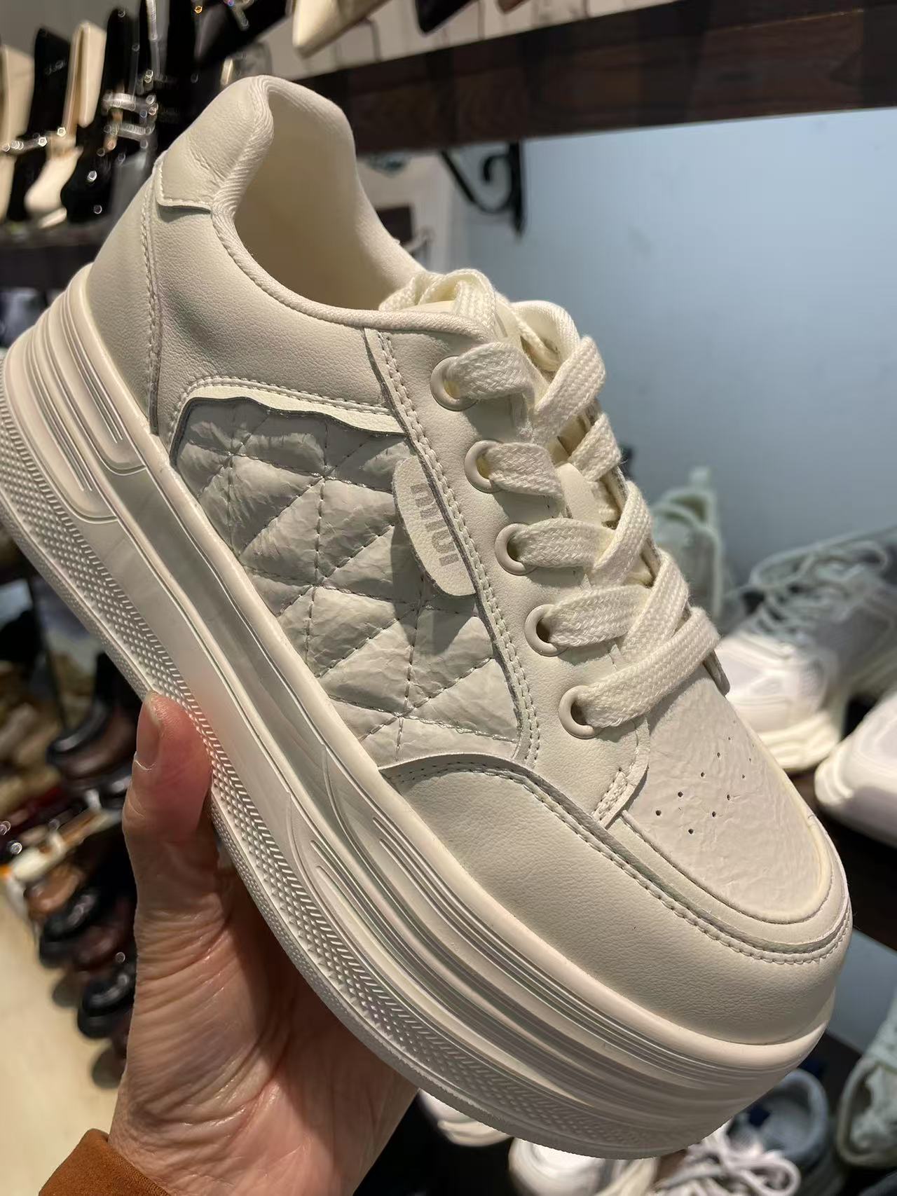 2025百搭时尚厚底小白鞋(底厚五公分)