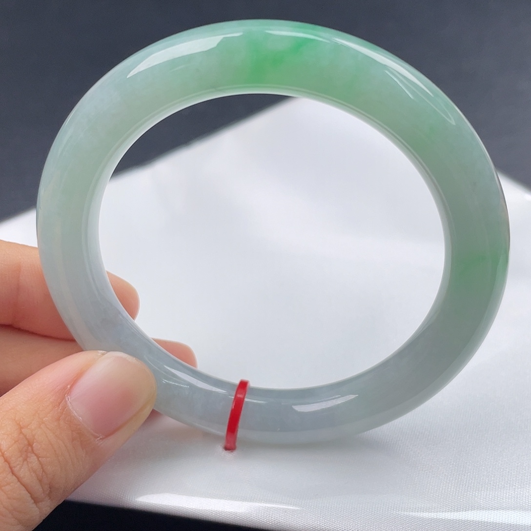 翡翠未镶嵌手镯（圆镯）55圈