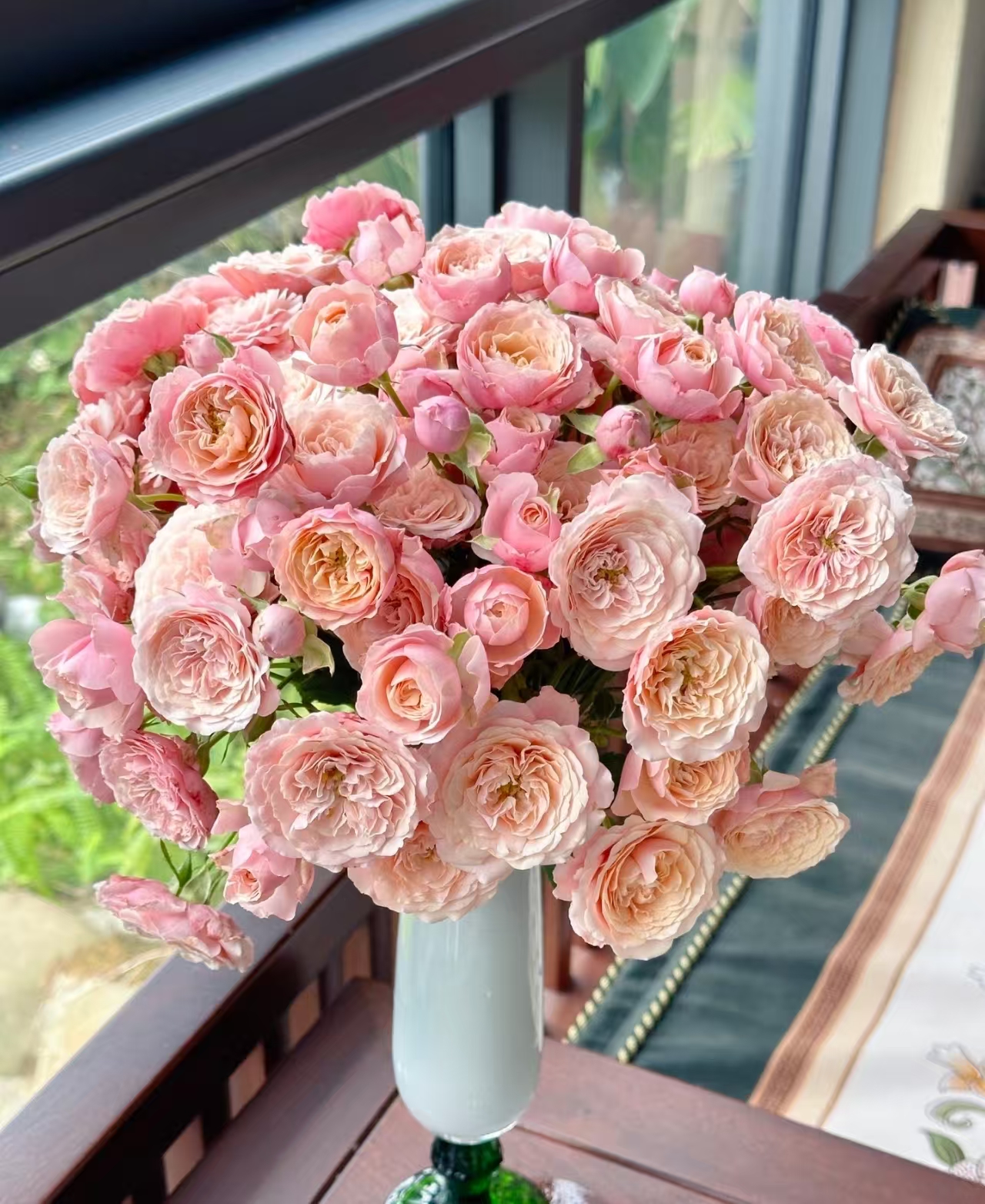 花花 丽丽卡多头玫瑰9支+1支防损 一单包邮云南直发