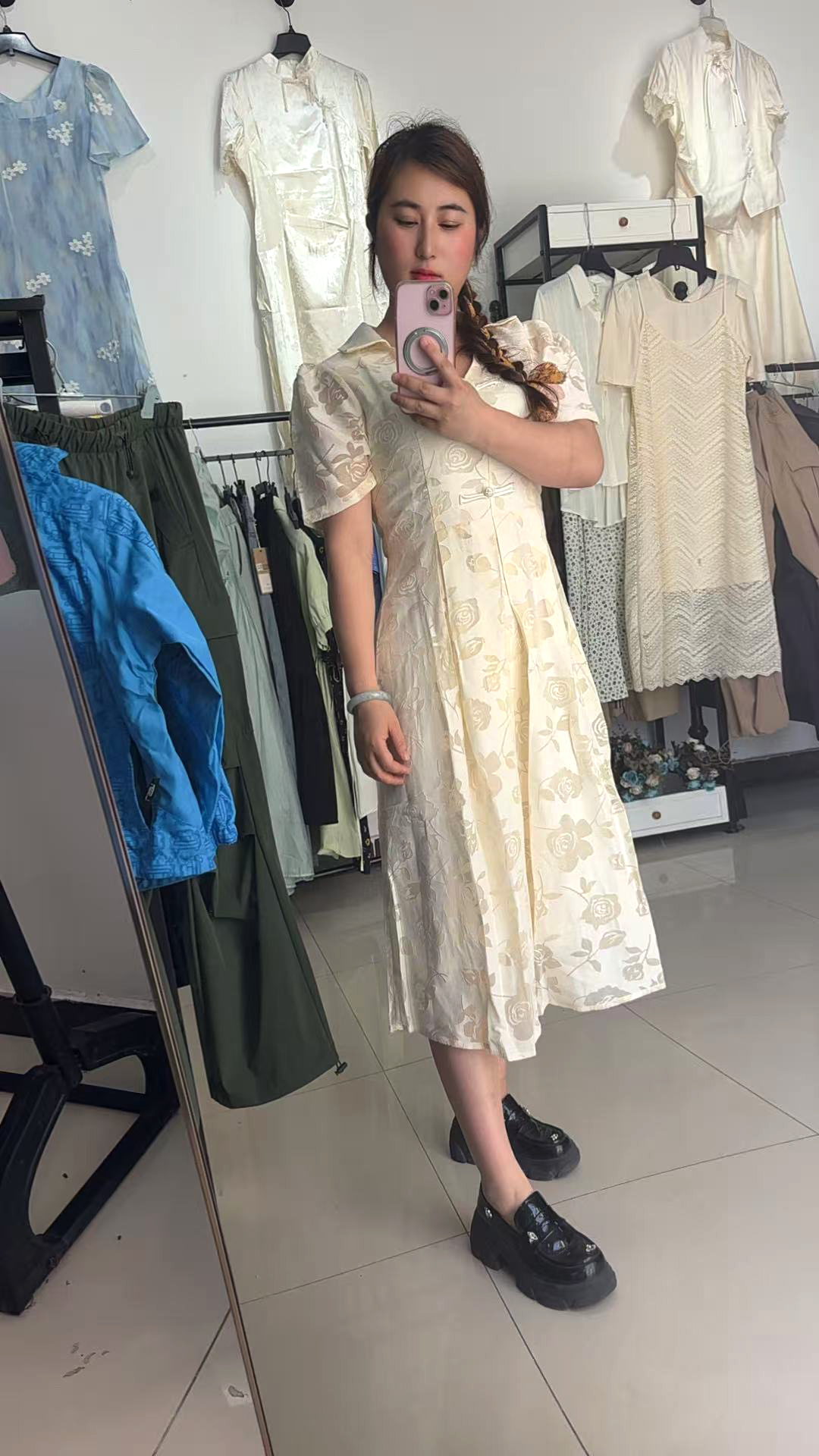 2024新中式国风高端精盘扣连衣裙女高级感夏季今年流行爆款裙子