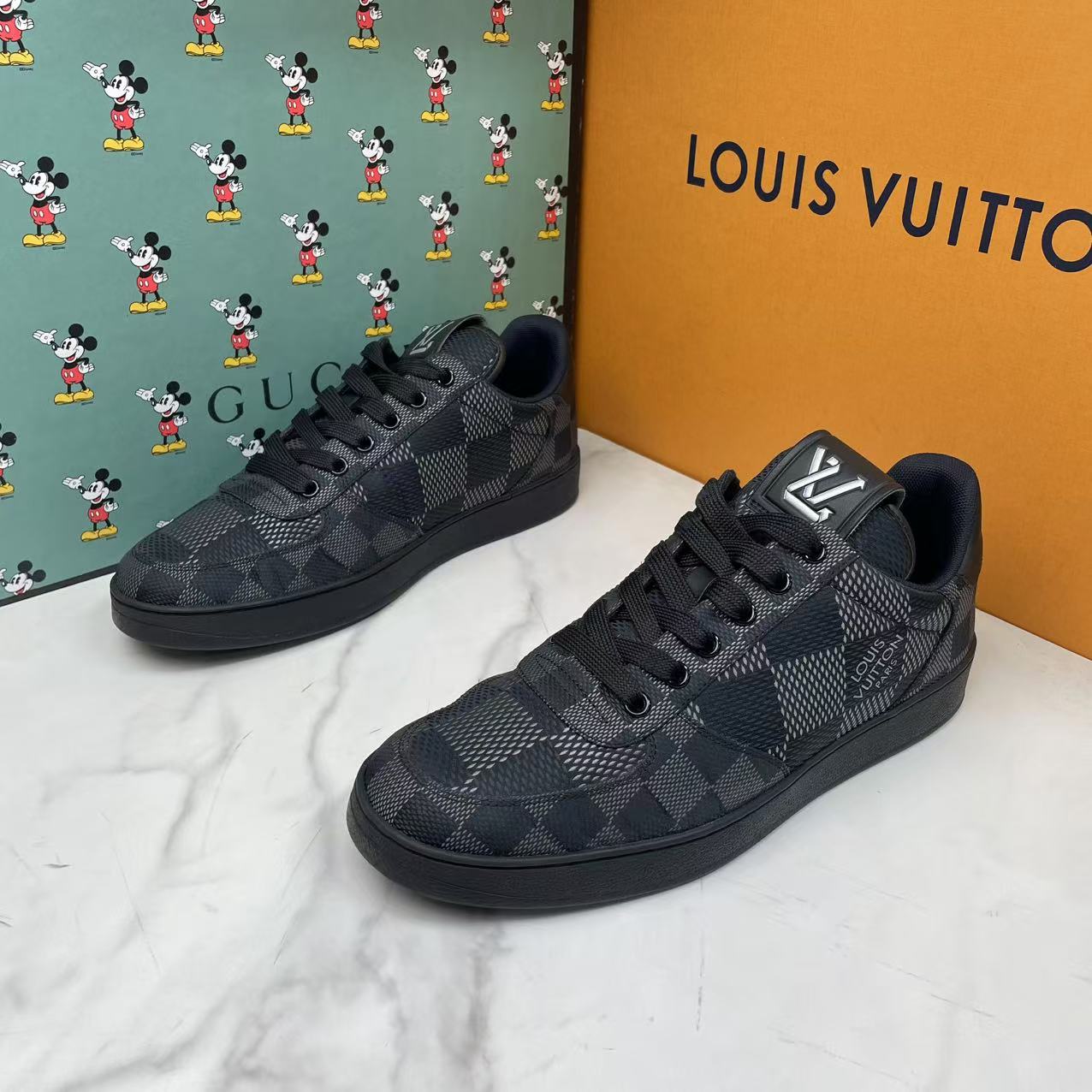 95新 LouisVuitton/路易威登 黑灰棋盘格满印潮流板鞋/40码/新款