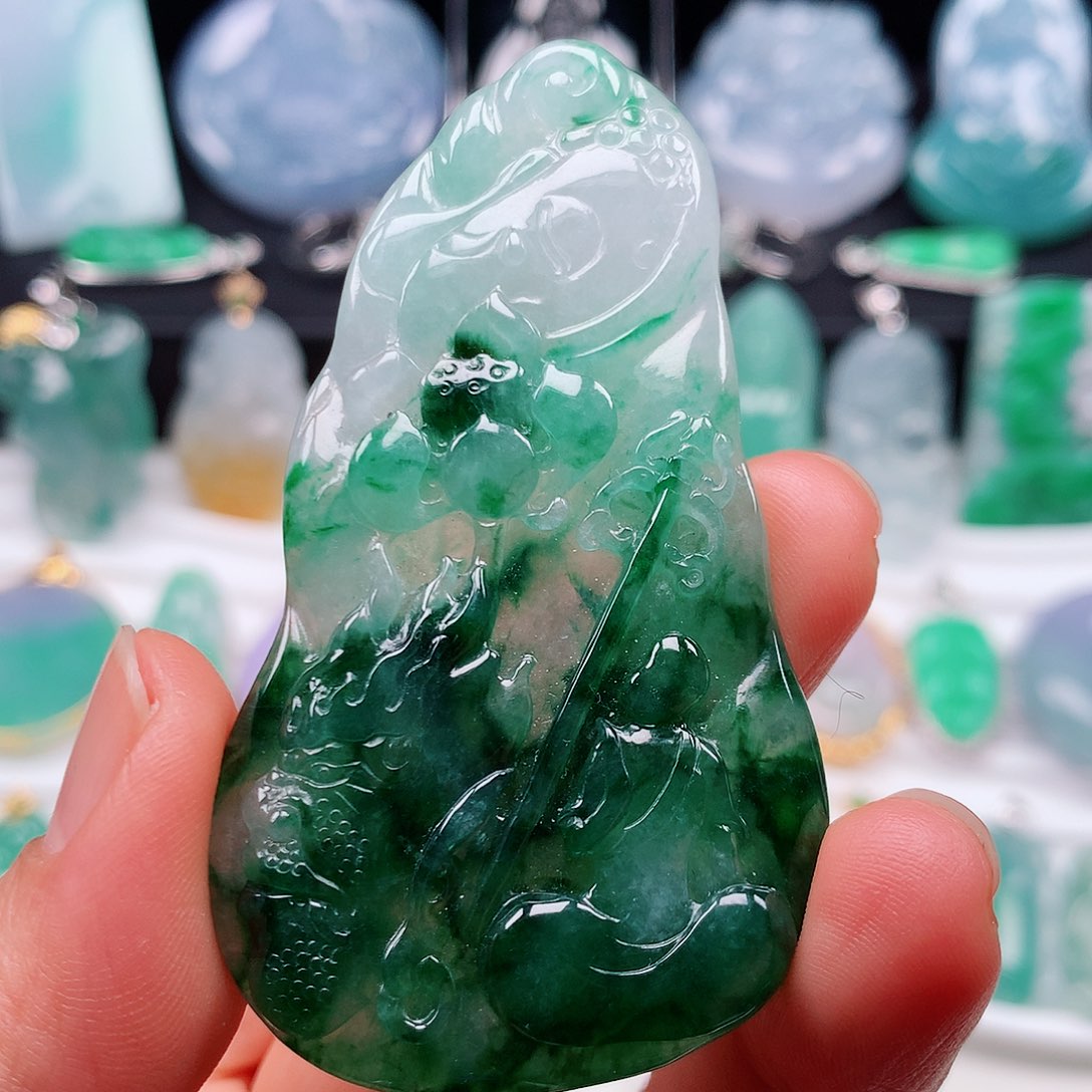 翡翠颈饰未镶嵌地藏王