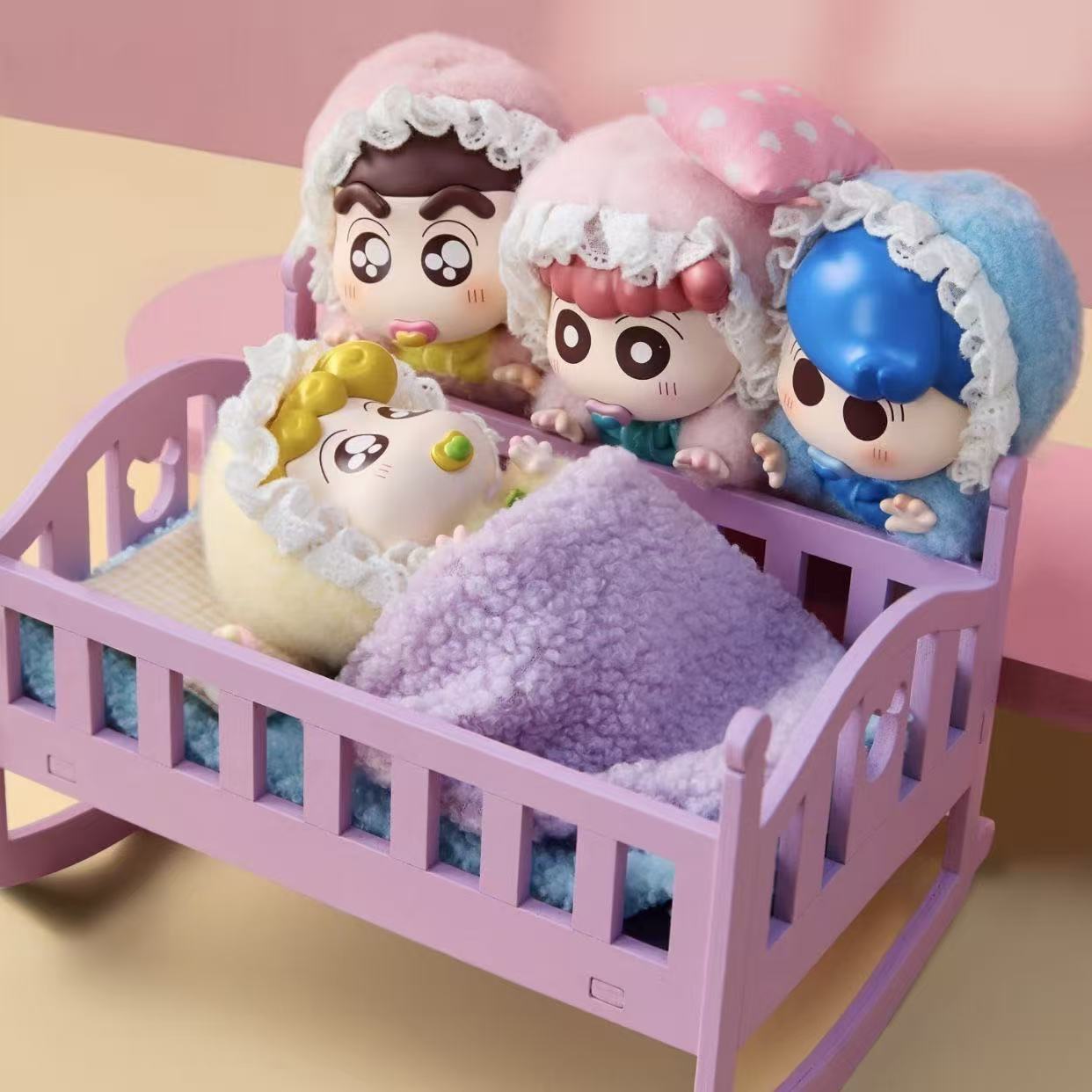 正品MINISO名创优品蜡笔小新baby盲盒搪胶毛绒挂件卡通可爱挂饰