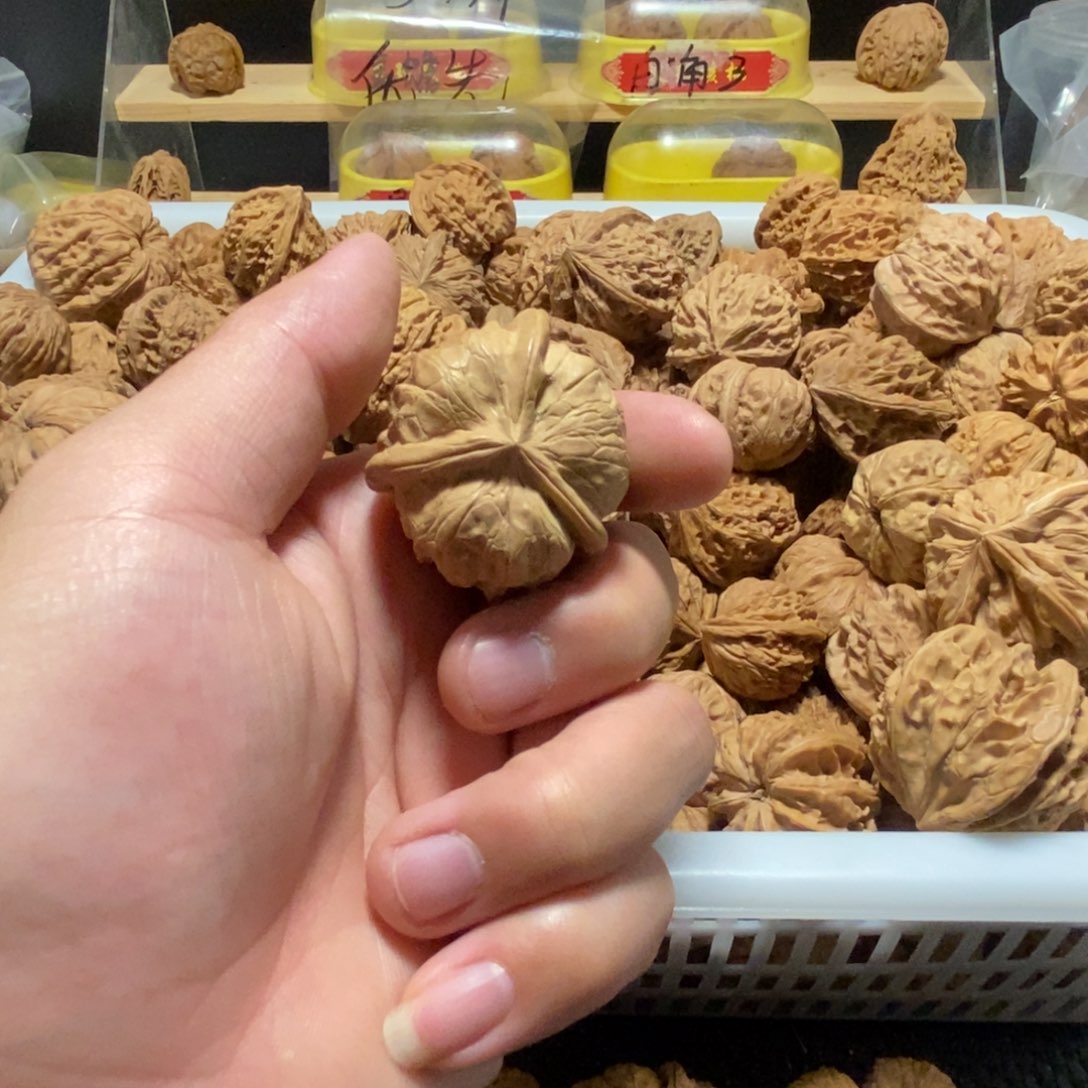 M***e吊坠文玩核桃核桃异形单只异形