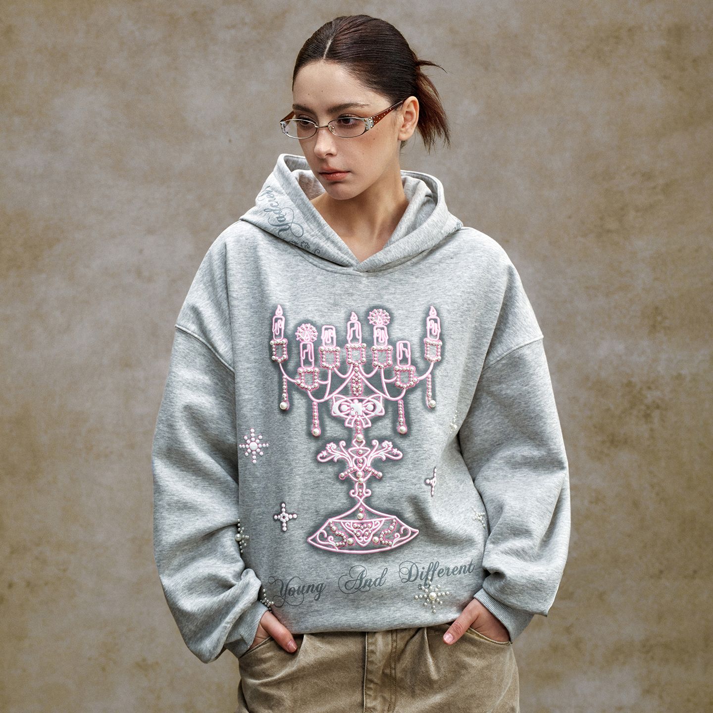 杨博文同款】YADcrew巴洛克刺绣男女休闲帽衫外套钉珍珠连帽卫衣