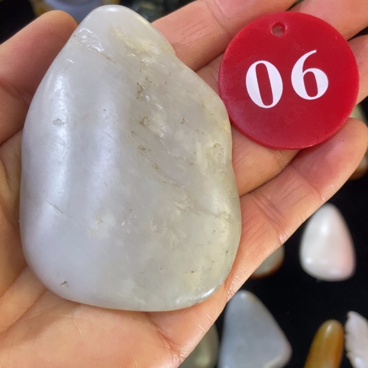 和田玉（糖玉）未镶嵌挂件