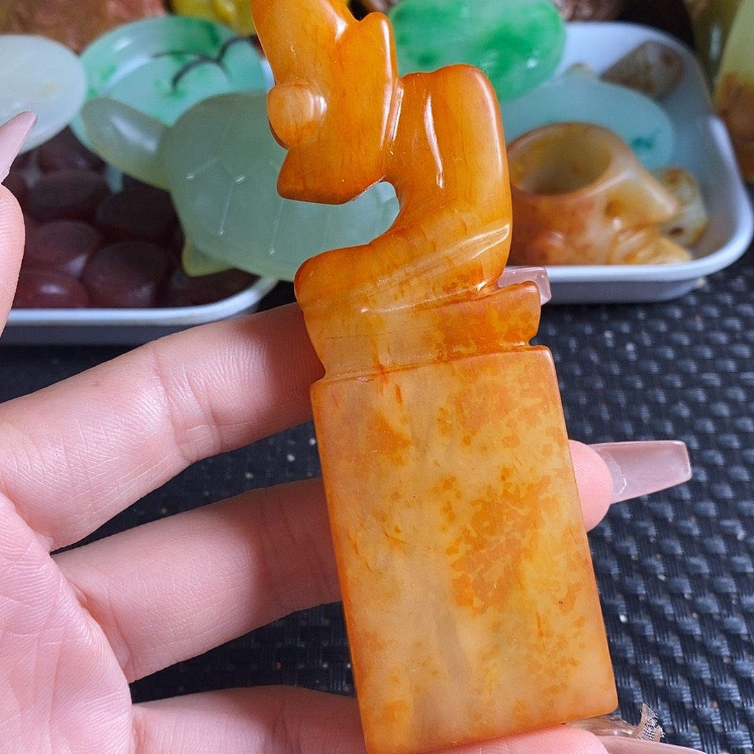 岫岩老玉（透闪石质玉）未镶嵌珠宝奇石