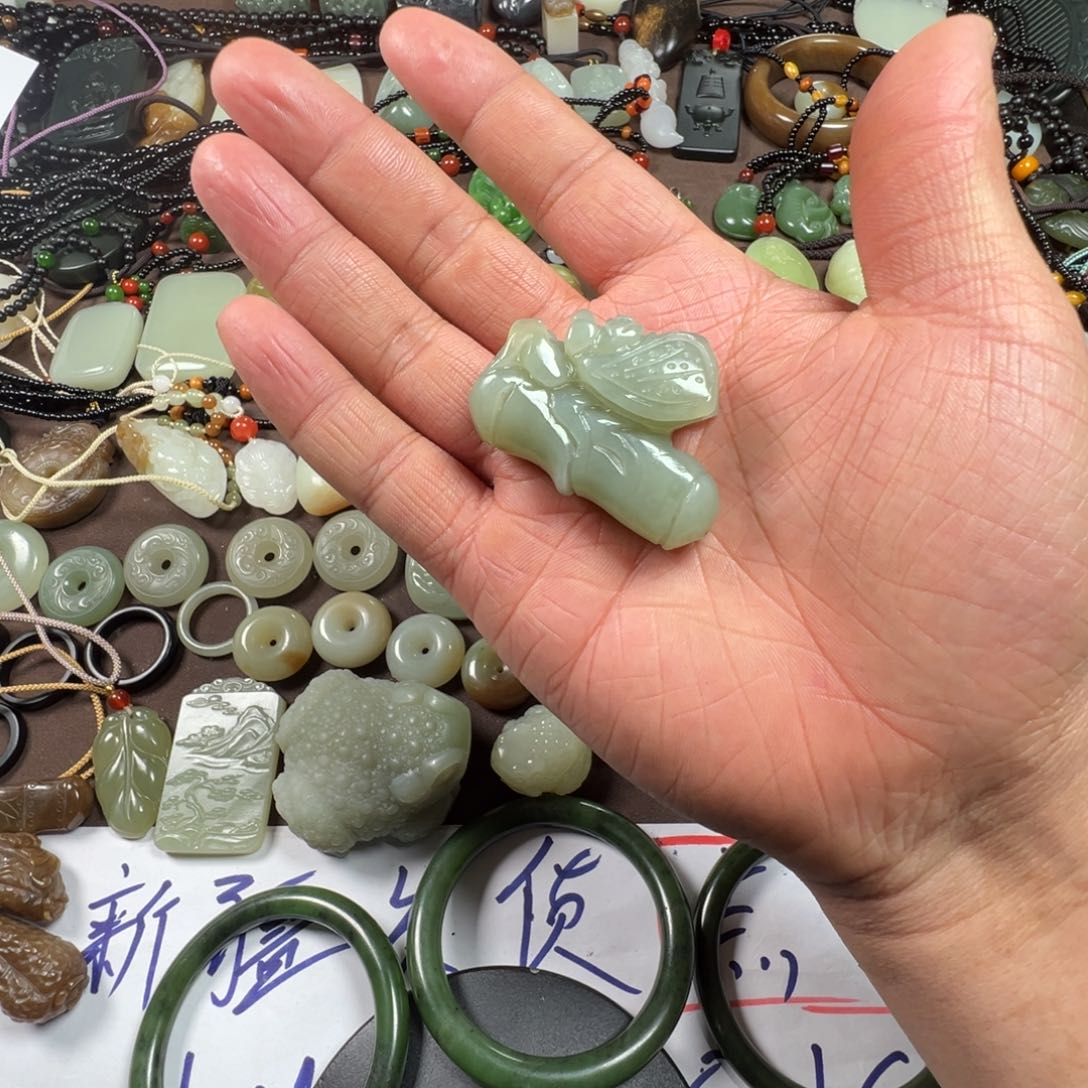 和田玉（糖玉）颈饰未镶嵌