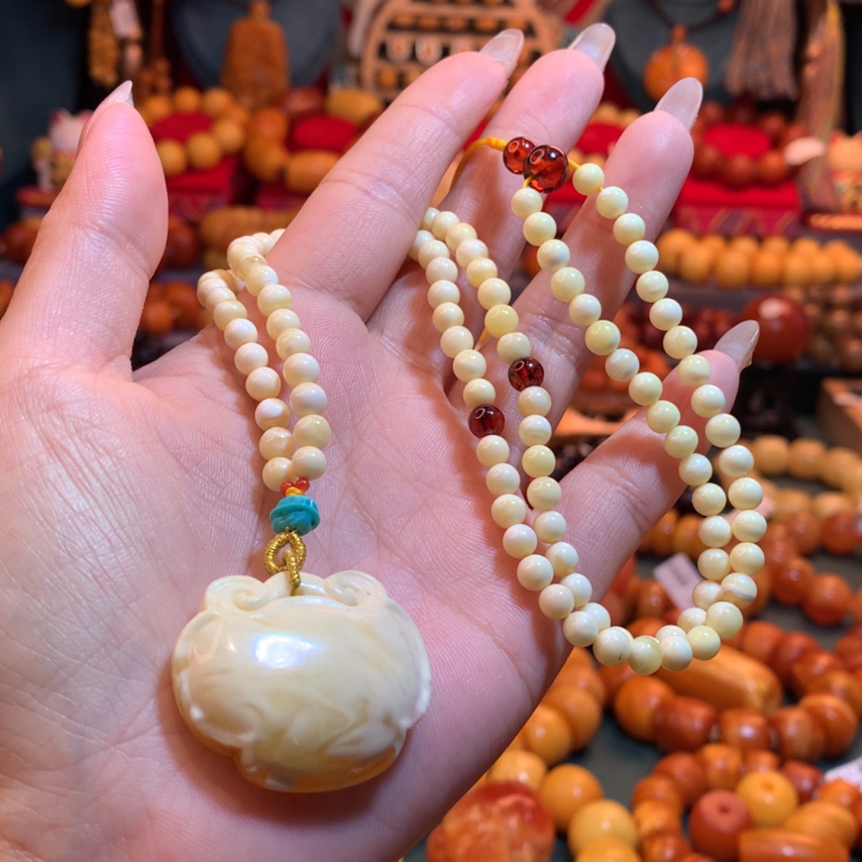 【闪购商品】蜜蜡吊坠(赠链)未镶嵌