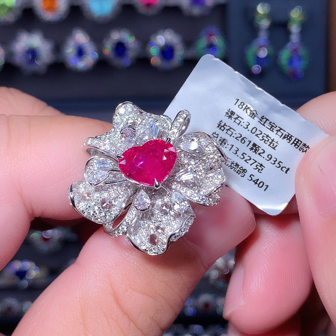 红宝石18K金镶嵌戒指