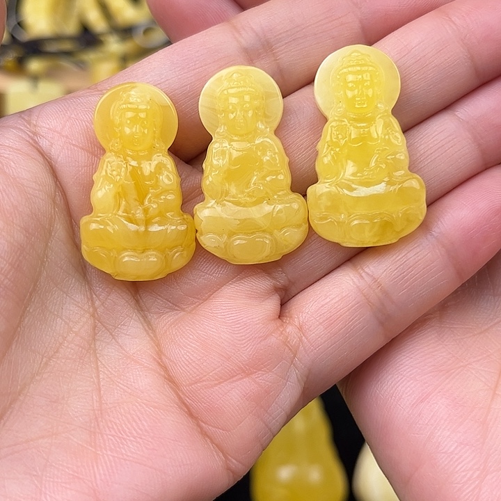 琥珀未镶嵌颈饰琥珀，多样性发其一