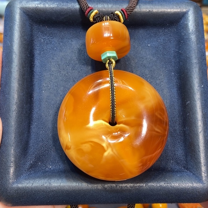 未镶嵌颈饰琥珀蜜蜡