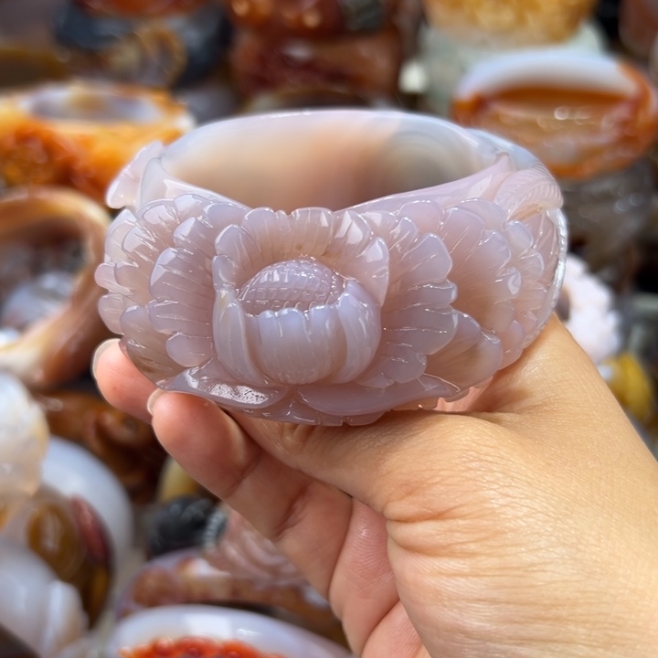 玛瑙/玉髓手镯未镶嵌玉***宝