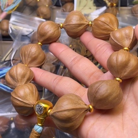 橄榄核手串/手链2,7四花400