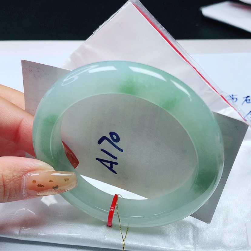 【闪购商品】翡翠手镯未镶嵌 正圈56+
